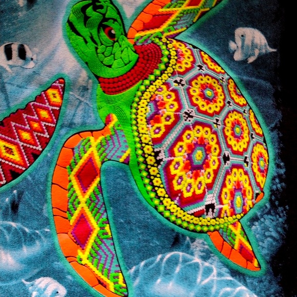 Short sleeve turtle and dolphin t-shirt from Puerto Vallarta Mexico. XL.…nwot - Picture 7 of 13